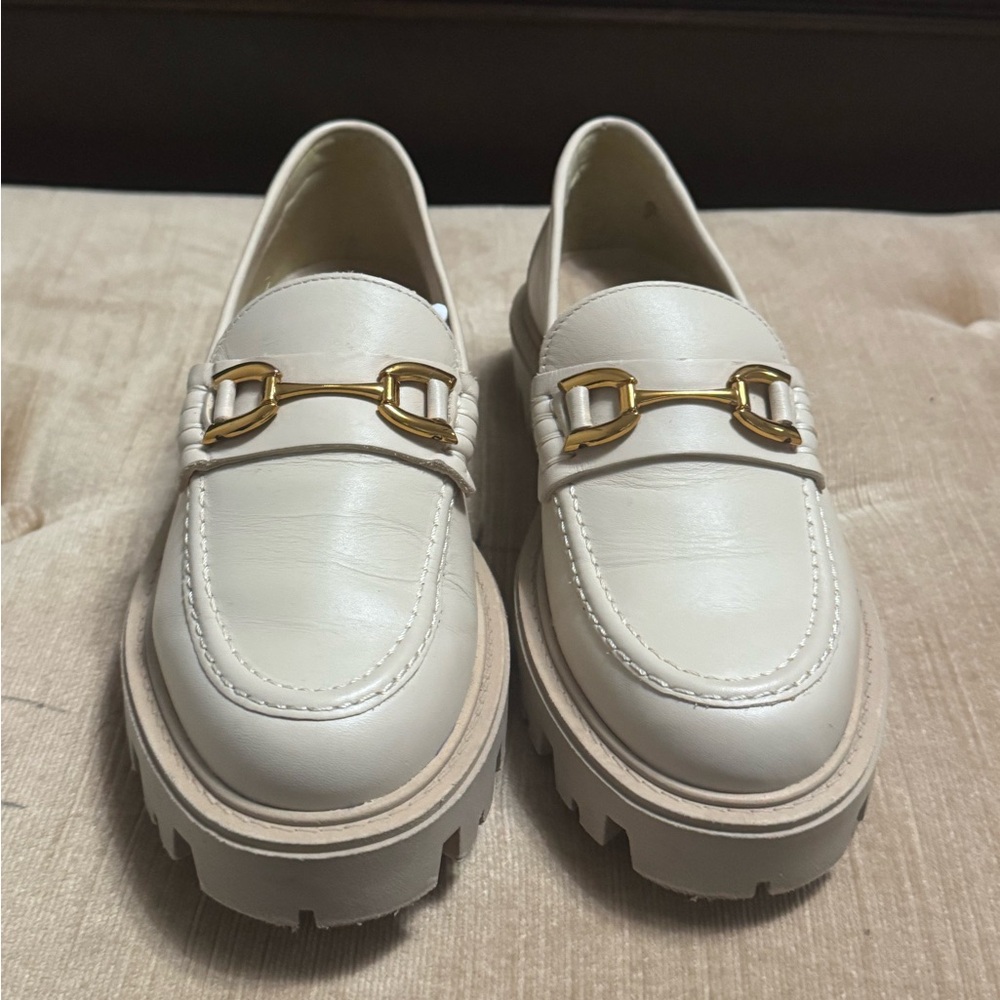 Elegant Cream Loafers with Gold Accent